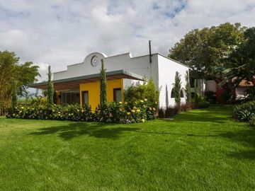 SE VENDE HERMOSA CASA  CAMPESTRE  EN ROZO
