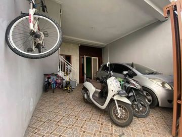 Rumah Modern Minimalis 3 lantai Siap Huni Di Wonorejo Selatan Rungkut Surabaya Timur