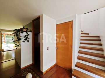 CASA 5 HABITACIONES/3 BAÑOS EN AVENIDA LAS PERDICES 4760, CONDOMNIO CERRADO, PEÑALOLÉN