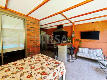 CASA 5 HABITACIONES/3 BAÑOS EN AVENIDA LAS PERDICES 4760, CONDOMNIO CERRADO, PEÑALOLÉN