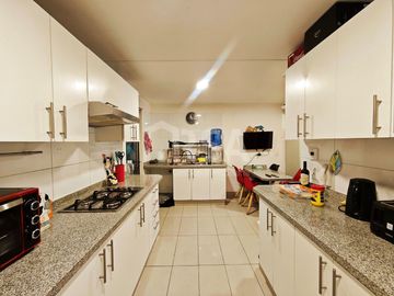 CASA 5 HABITACIONES/3 BAÑOS EN AVENIDA LAS PERDICES 4760, CONDOMNIO CERRADO, PEÑALOLÉN