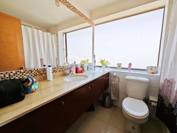 CASA 5 HABITACIONES/3 BAÑOS EN AVENIDA LAS PERDICES 4760, CONDOMNIO CERRADO, PEÑALOLÉN