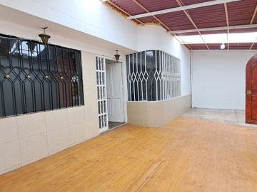 SE VENDE CASA DE 2 PISOS – SANTA ÚRSULA, CUSCO