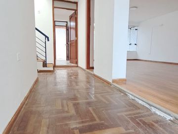 SE VENDE CASA DE 2 PISOS – SANTA ÚRSULA, CUSCO