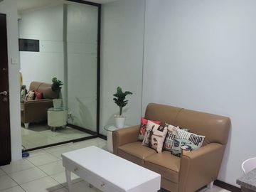 Jual Cepat Apartemen 2 Kamar Furnished, Mediterania Garden 2 Central Park Jakarta Barat