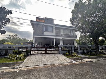 5-Bedroom Modern Fairway House for sale in Manila Southwoods