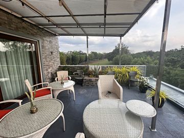 5-Bedroom Modern Fairway House for sale in Manila Southwoods