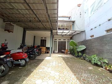 Rumah HOOK Bangunan Asri Terawat Cisaranten Kulon Arcamanik dkt Antapani Bandung