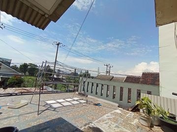 Rumah HOOK Bangunan Asri Terawat Cisaranten Kulon Arcamanik dkt Antapani Bandung