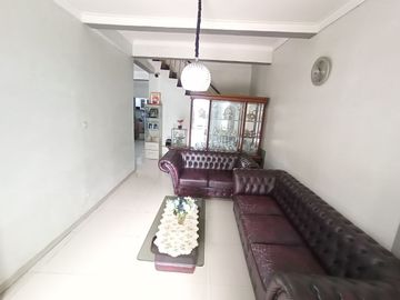 Rumah HOOK Bangunan Asri Terawat Cisaranten Kulon Arcamanik dkt Antapani Bandung
