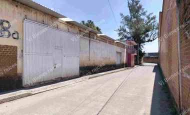 Rento  Bodega    junto  a las bodegas de la coca cola  en  banderilla
