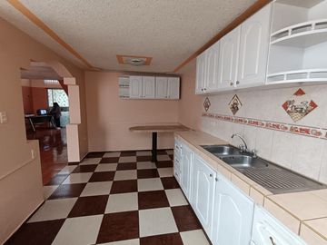 Casa de Venta en Conjunto - Guamani Sur de Quito