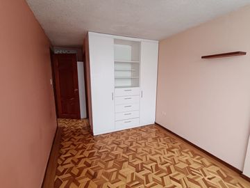 Casa de Venta en Conjunto - Guamani Sur de Quito
