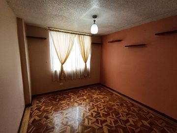 Casa de Venta en Conjunto - Guamani Sur de Quito