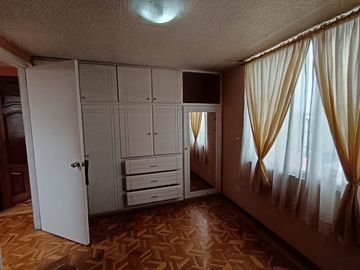 Casa de Venta en Conjunto - Guamani Sur de Quito