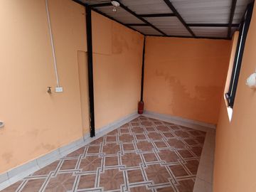 Casa de Venta en Conjunto - Guamani Sur de Quito