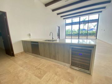 AMPLIO GARDEN HOUSE EN EXCLUSIVO Y BOUTIQUE DESARROLLO PUNTA DEL MAR, DENTRO DE PUERTO CANCUN