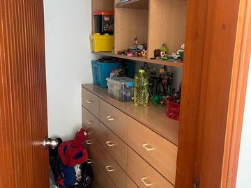 VENTA DE HERMOSA CASA CON PISCINA EN URB. PORTADA DE LA PLANICIE EN LA MOLINA