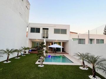 CASA NUEVA EN TULIPANES, CUERNAVACA.