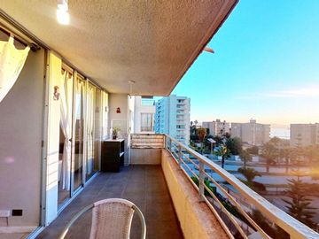 Se Vende 2D+2Baños+Estacion+Bodega Con Vista Al Mar.