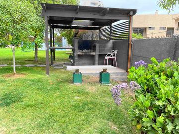 Se Vende 2D+2Baños+Estacion+Bodega Con Vista Al Mar.