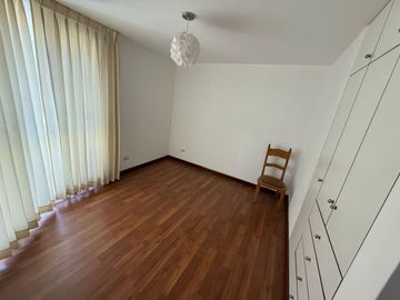Amplio Departamento de 145 m², con Piscina y Vistas a La Campiña en Cayma