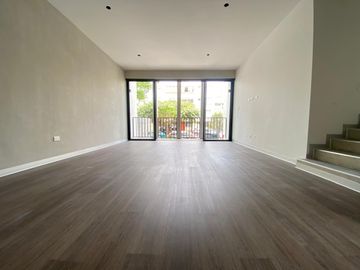Loft Grande de Diseño Industrial con Mucha Luz Natural, Alquiler en Miraflores