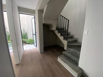 Loft Grande de Diseño Industrial con Mucha Luz Natural, Alquiler en Miraflores