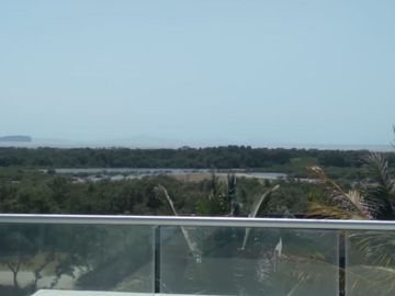 En Venta Casa de Playa, ubicada en Punta Canoa, zona norte de Cartagena, a 900 metros de la playa