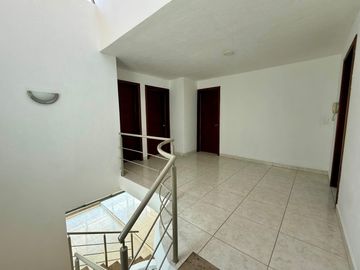 CASA EN VENTA EN NUEVA GALICIA, COTO VALENCIA