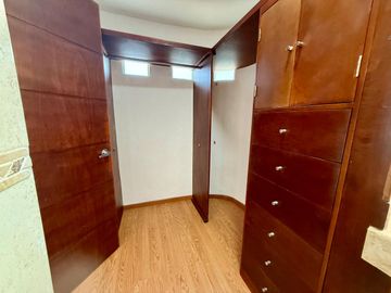 CASA EN VENTA EN NUEVA GALICIA, COTO VALENCIA