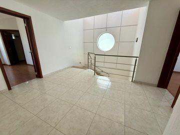 CASA EN VENTA EN NUEVA GALICIA, COTO VALENCIA