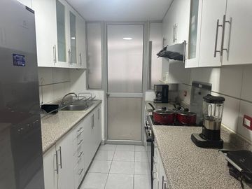 VENDO DEPA 88m2 CERCA A SALGUERO 3DORM 3 BAÑOS 01 COCHERA SURCO