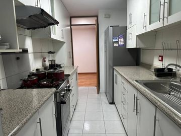 VENDO DEPA 88m2 CERCA A SALGUERO 3DORM 3 BAÑOS 01 COCHERA SURCO
