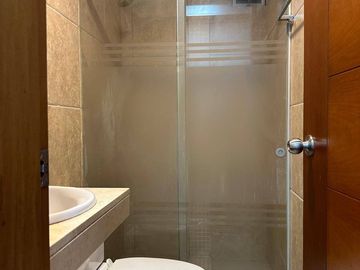 VENDO DEPA 88m2 CERCA A SALGUERO 3DORM 3 BAÑOS 01 COCHERA SURCO