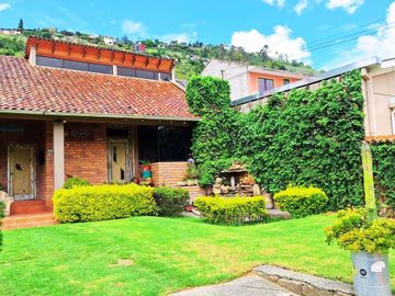 CASA EN VENTA, VIVE O EMPRENDE EN PAUTE.