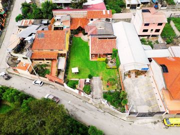 CASA EN VENTA, VIVE O EMPRENDE EN PAUTE.