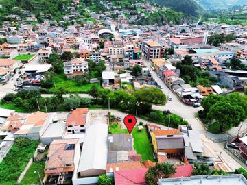 CASA EN VENTA, VIVE O EMPRENDE EN PAUTE.
