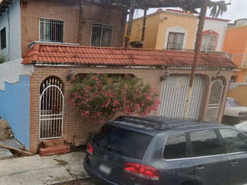 VENTA DE HERMOSA CASA EN PLAYA DEL CARMEN, Q.R.