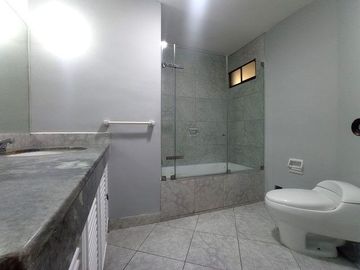 Estupendo Dpto. en Vente Frente al Mar en Miraflores 3 Dorm. A.C. 160 $440,000