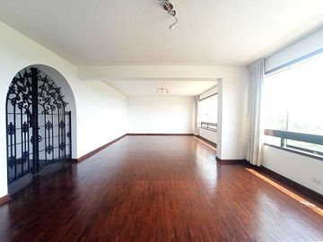 Estupendo Dpto. en Vente Frente al Mar en Miraflores 3 Dorm. A.C. 160 $440,000