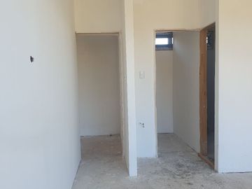 Parcela con casa casi terminada en Casablanca 3D 2B $84.900.000