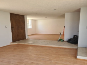 VENDO CASA EN VIÑEDOS DE BURDEOS, PUEBLA CERCA AEROPUERTO DE PUEBLA