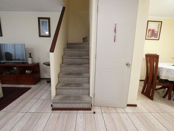 Se Vende Cómoda Casa Pareada de 2 pisos en Maipú