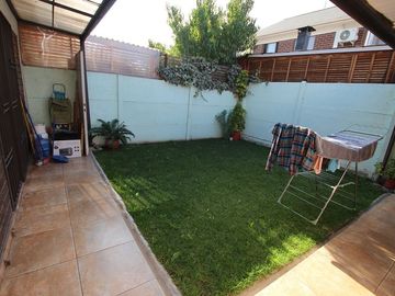 Se Vende Cómoda Casa Pareada de 2 pisos en Maipú
