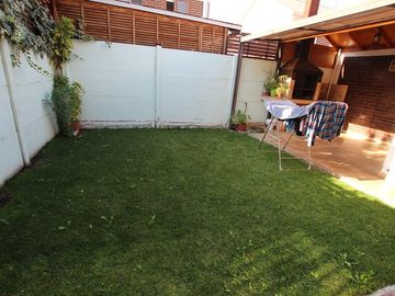 Se Vende Cómoda Casa Pareada de 2 pisos en Maipú