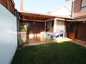 Se Vende Cómoda Casa Pareada de 2 pisos en Maipú