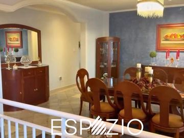 CASA DE LUJO  EN VENTA SECTOR SAN JUAN DE CUMBAYA