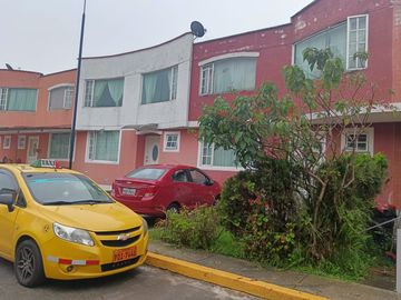 CASA DE VENTA EN SANGOLQUI-ALBORNOZ
