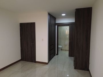 Moderno departamento con balcón, piscina y áreas sociales en Katamar II - Manta